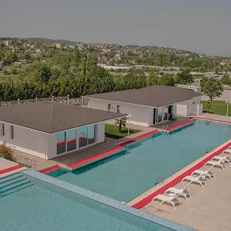 The Oasis 4*