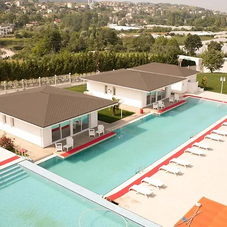 Hotel The Oasis 4*