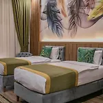 The Oasis 4*