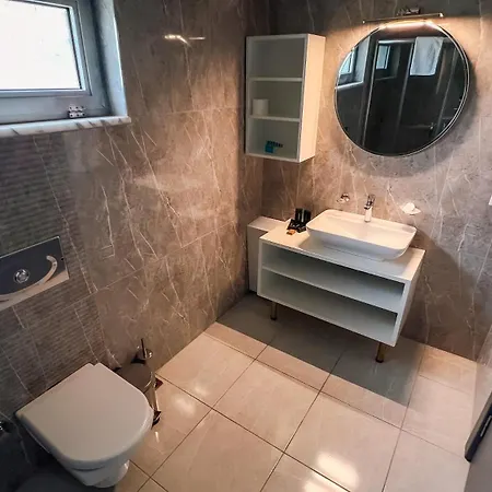 Hotel The Oasis 4*