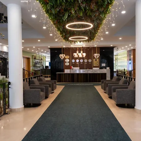 The Oasis 4*
