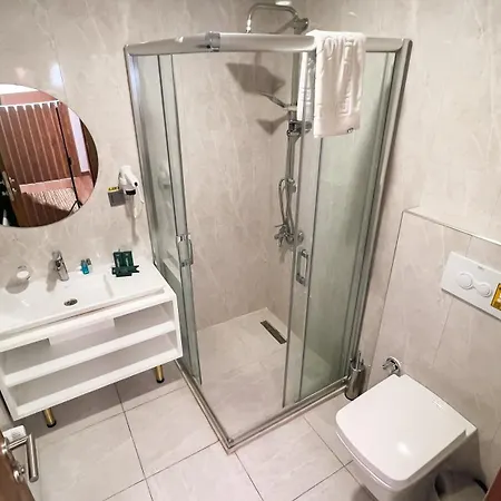 Hotel The Oasis 4*
